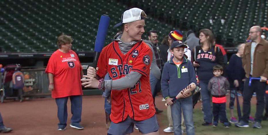 Craig Biggio Gets Roasted in an Unexpectedly Delightful Sunshine Kids  Moment — Celebrating 40 Years of Helping Kids With Hall of Fame Laughs