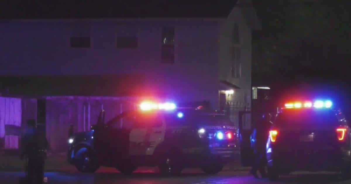 Suspect in custody, baby safe after SWAT standoff | FOX 26 Houston