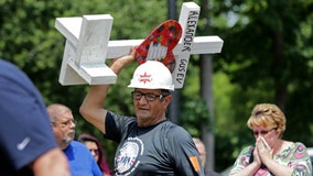 Illinois man who delivered tens of thousands of crosses to victims of tragedy dies