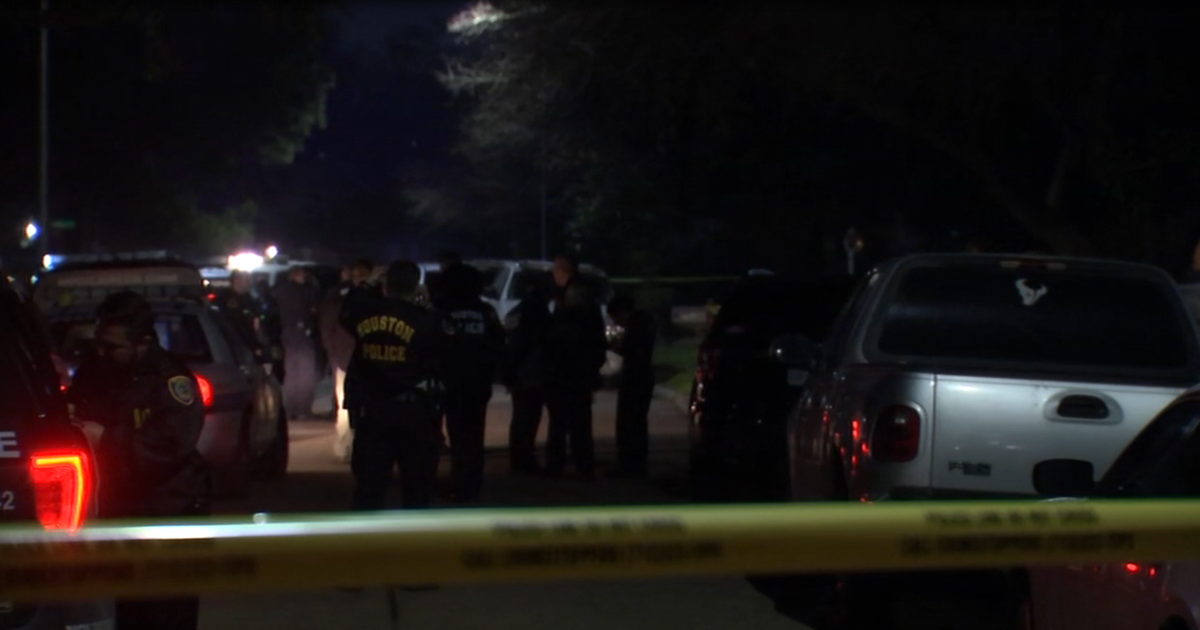 Armed man shot by police officers in northeast Houston | FOX 26 Houston