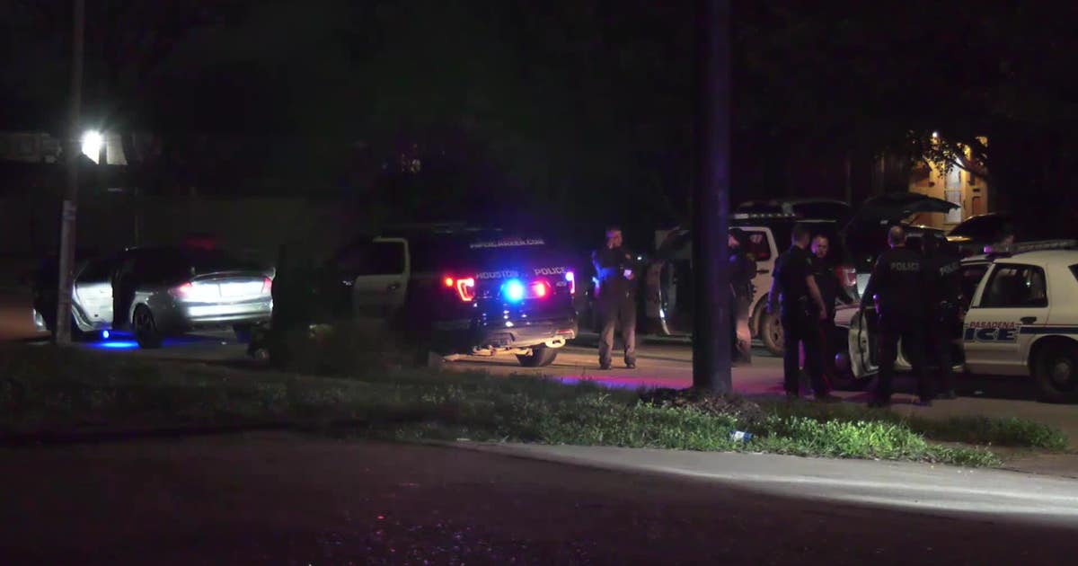 Police: Carjacker forced pizza delivery driver to lead officers on ...