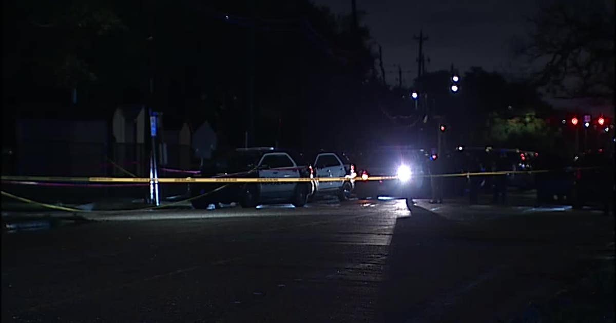 Police: Suspect in custody after shooting at Houston officers during ...
