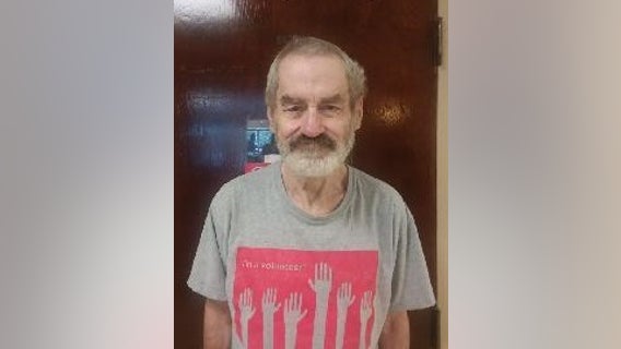 Hundreds attend funeral for Illinois veteran who had no known family