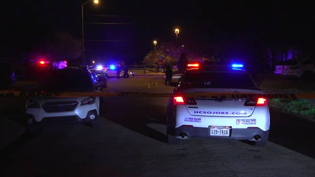 Deputies search for suspect who shot man in southwest Harris County