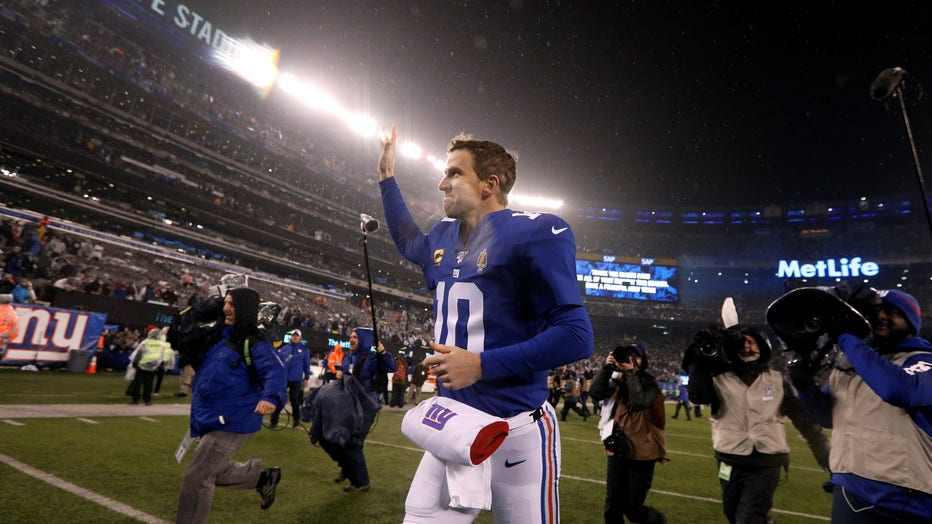 Eli Manning retires