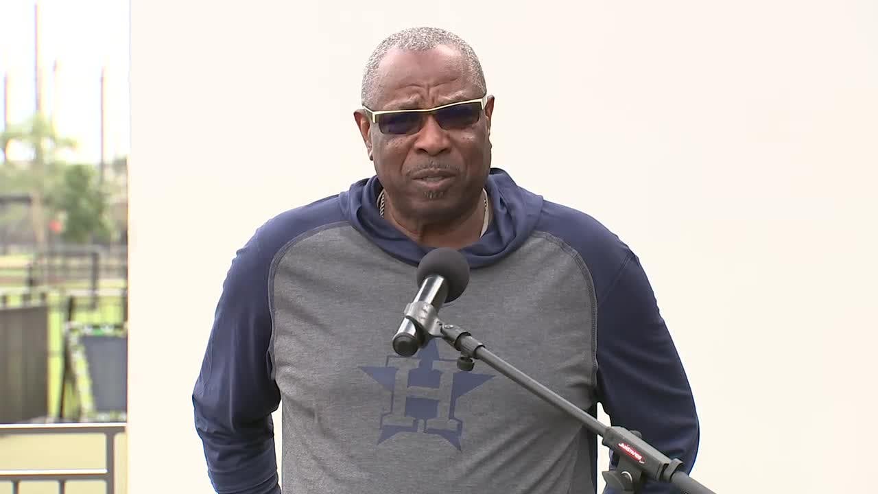 Dusty Baker 2021 contact option exercised