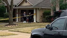 Woman, child found dead in Sugar Land home