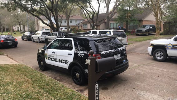 Elderly couple found dead in apparent murder-suicide at Clear Lake home