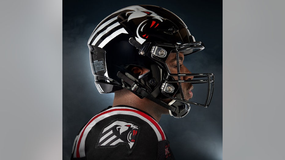 New York Guardians' uniforms, helmet