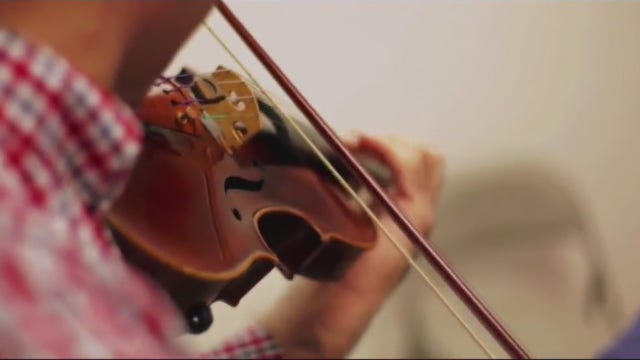 The world's largest music academy offers free music lessons online