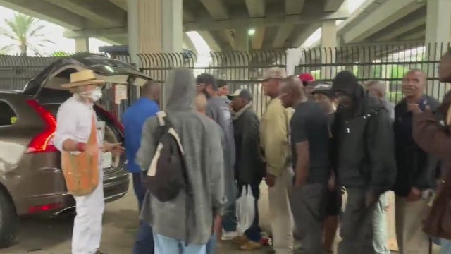 Houston man continues to help the homeless during COVID-19 crisis