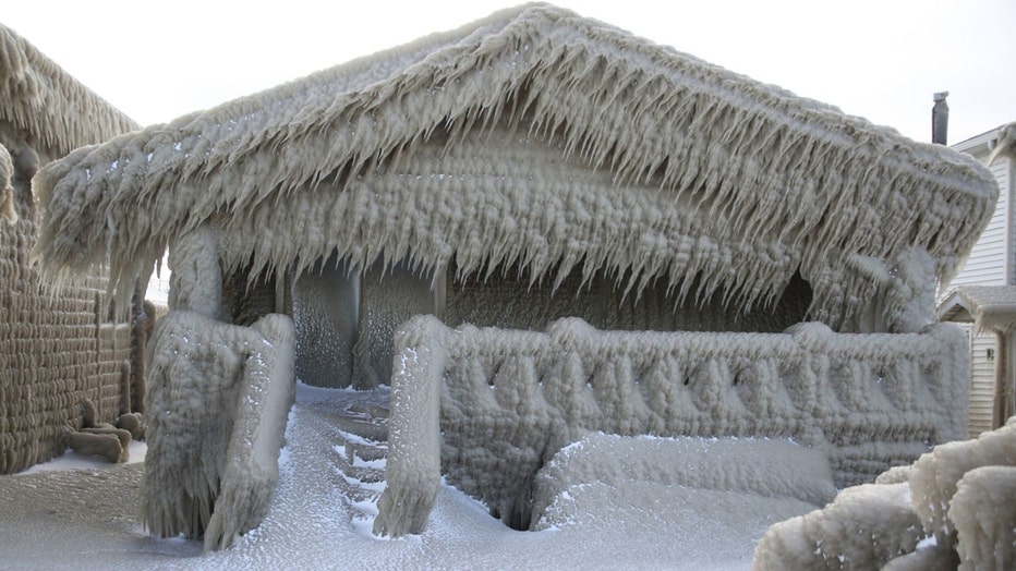 snowhouse4-resized.jpg