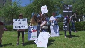 TIMELINE: Protesters gather to ask Gov. Abbott to reopen Texas businesses