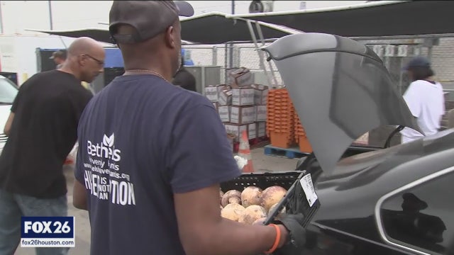 Houston church steps up to help the hungry during COVID-19 outbreak