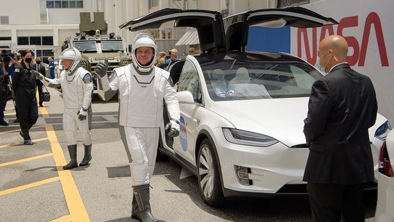 NASA, SpaceX hope to end 9-year spaceflight gap with historic mission; launch rescheduled for Saturday