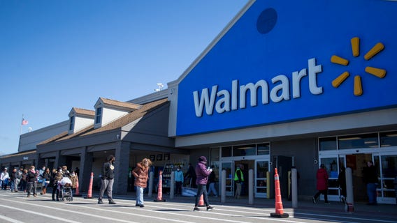 Walmart to give hourly employees another round of cash bonuses amid COVID-19 pandemic