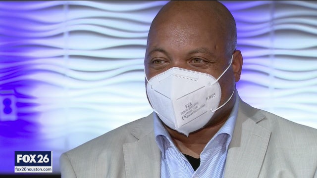 Houston pastor back in the pulpit after near-fatal accident