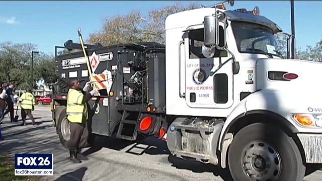 New fee for garbage bins in Houston - What's Your Point?