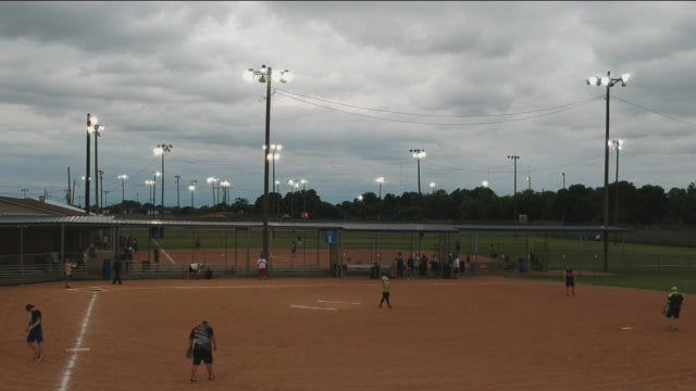 Judge blocks city from shutting down softball games at Houston Sportsplex