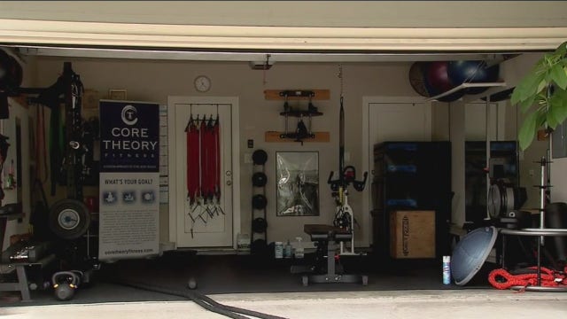 Houston personal trainer rents out garage gym during COVID-19 crisis