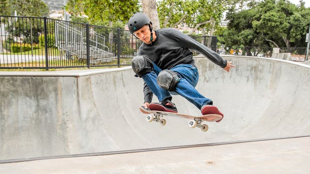 Tony Hawk sends boy his skateboard after plea from FedEx driver