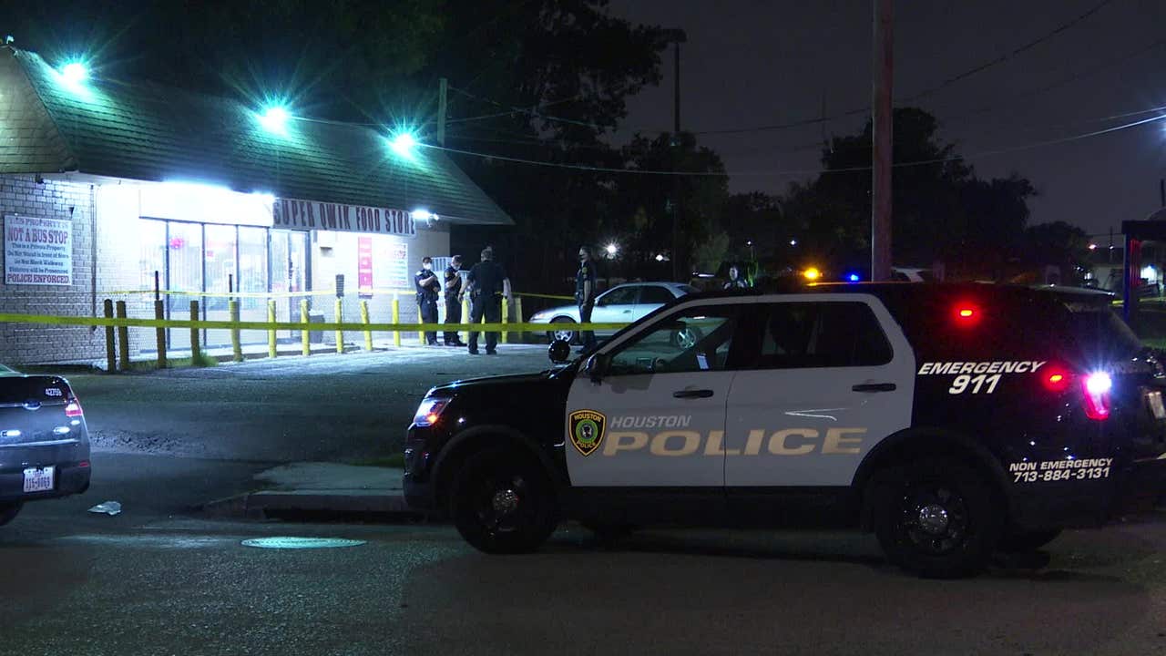 Police Houston store clerk fatally shot suspect who fired at him