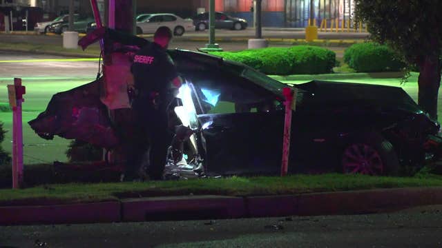 Teen dies in crash that split car apart in west Harris Co.