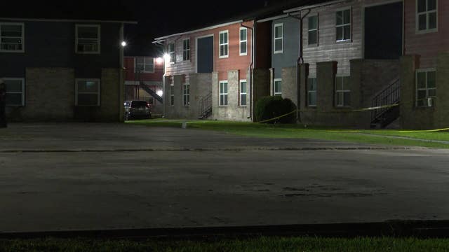 Boy, 15, shot multiple times at SE Houston apartment complex