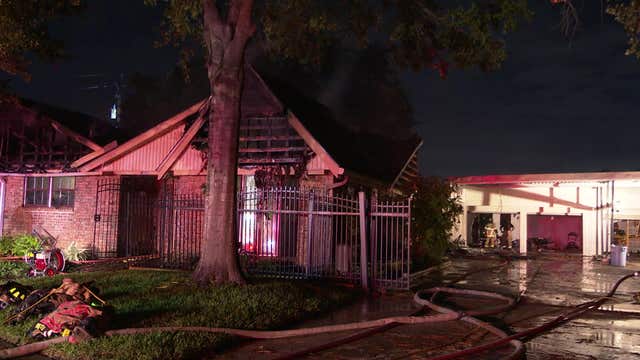2 firefighters injured while battling house fire in southeast Houston