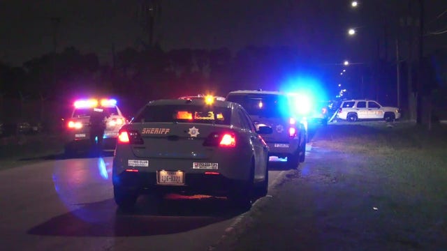Man fatally struck by pickup truck in northeast Harris County