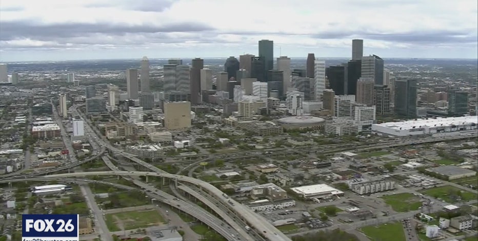 Houston mayor announces mass bottled water distribution event