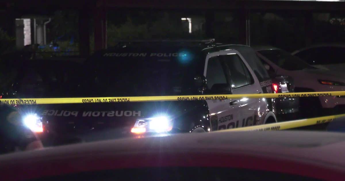 Man, 40, dies after shooting at apartment complex in SW Houston | FOX ...