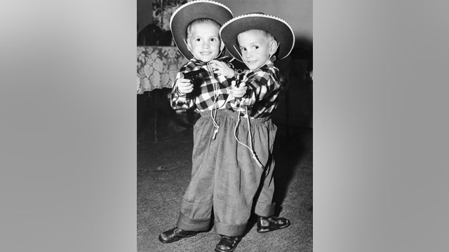 World's longest-surviving conjoined twin brothers die at 68