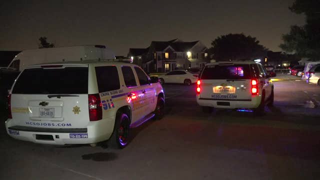 Man shot while sitting in car at apartment complex in SW Harris County