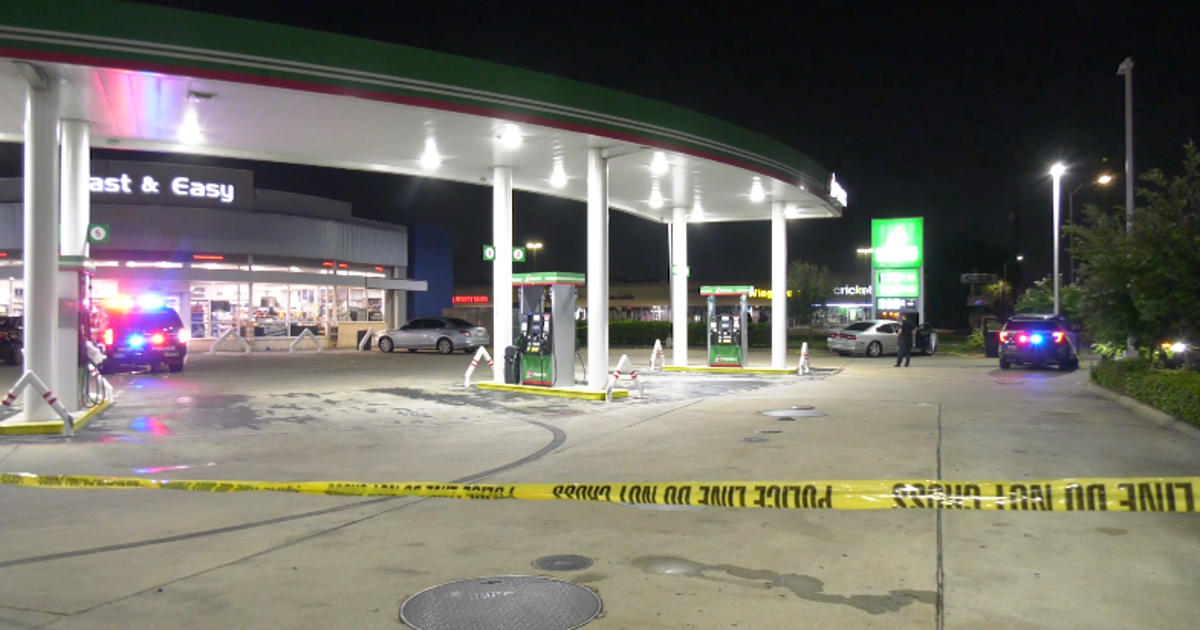 Houston Police searching for suspect after deadly gas station shooting ...