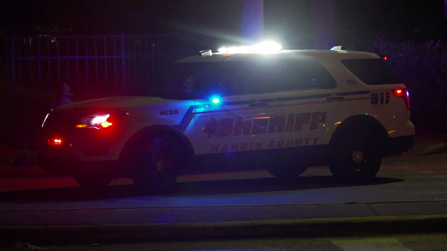Cyclist struck in West Harris County, dies from his injuries