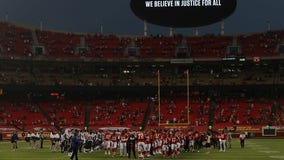 Fans heard booing during moment of silence at Texans, Chiefs game