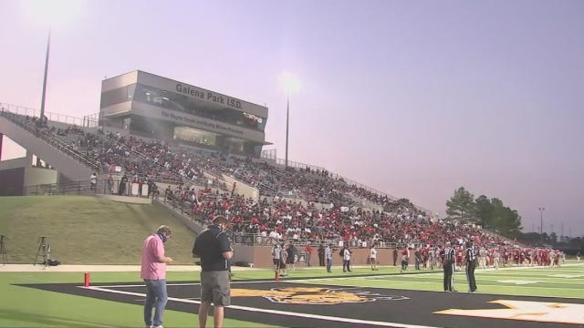 Fans attending Friday night football games amid COVID-19 pandemic