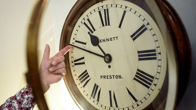 Senators file bill to keep U.S. on Daylight Saving Time until next fall