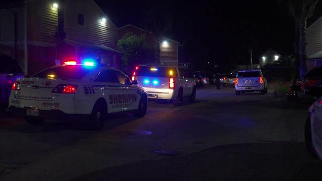 Man, woman shot at apartment in north Harris County