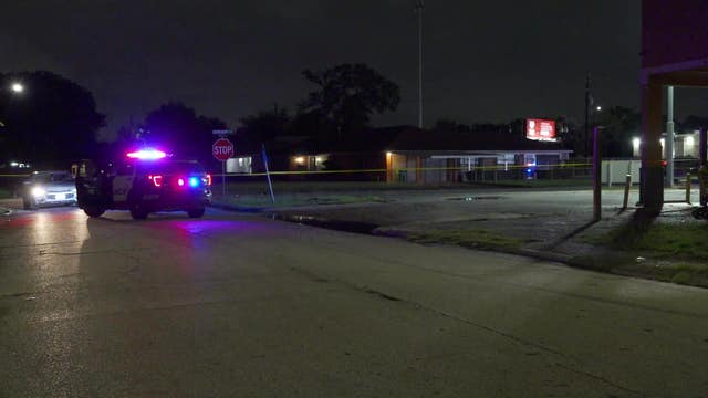 Man dies after shooting in north Houston parking lot