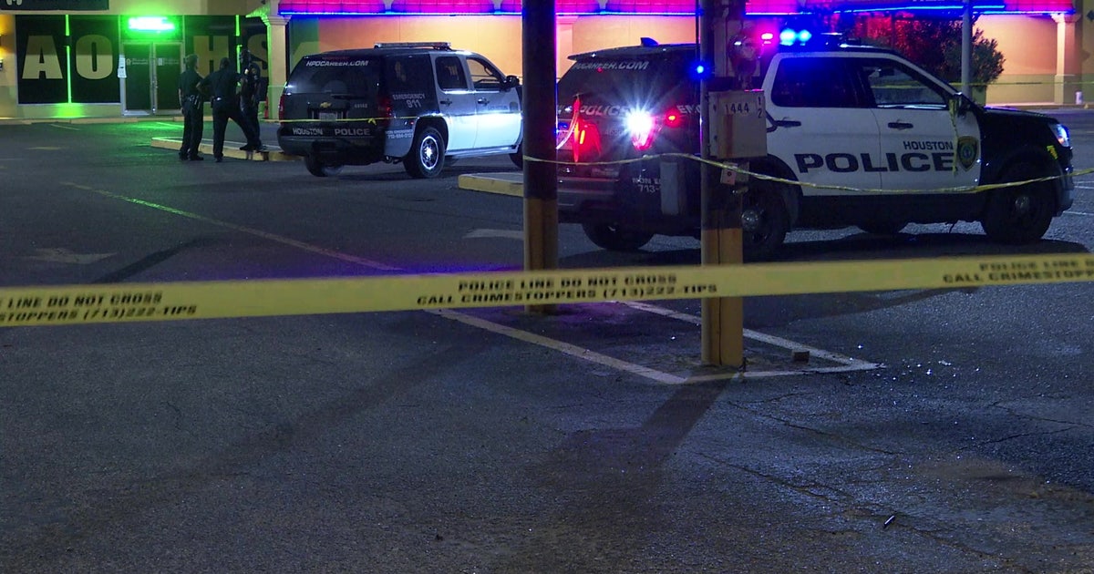 Suspect charged with murder in deadly shooting of man outside Houston ...