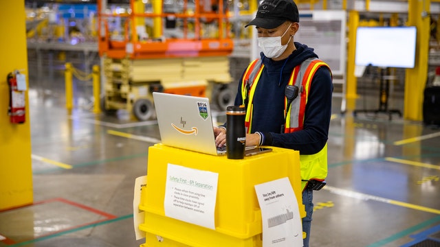 Amazon announces nearly 3,000 available positions in Houston area