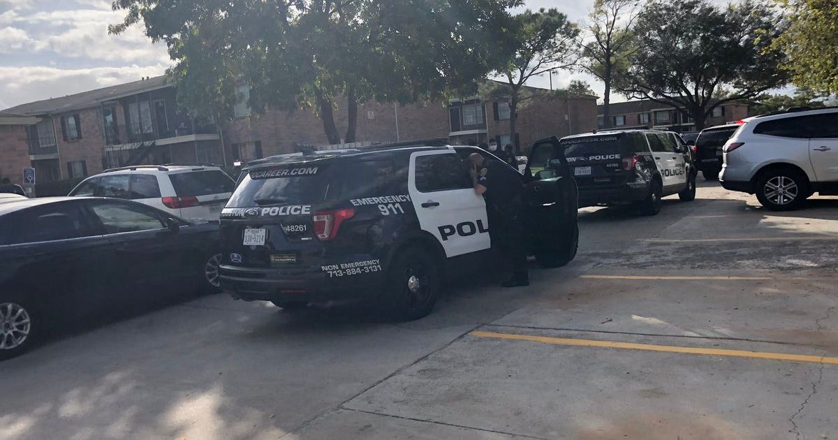 Juvenile driver arrested after police chase, barricading in SW Houston ...
