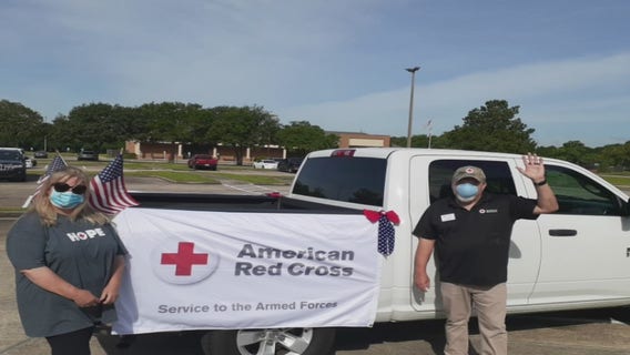 Houston military veterans gather to volunteer with Red Cross on Veteran's Day