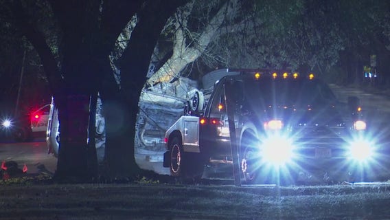1 dead, 3 hurt after pickup truck crashes into tree in Clear Lake