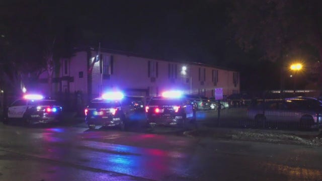 Teen, man wounded in shooting in NW Houston parking lot