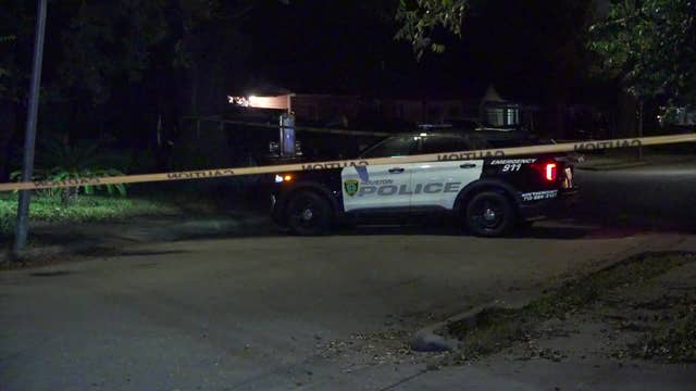 Police: Man found wounded in SE Houston was shot at a different location
