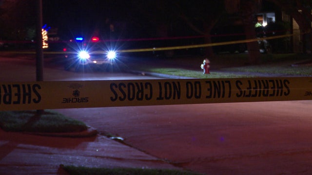 Man shot after pulling into driveway in west Harris County