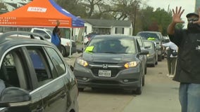 Houstonians helping others during the holidays